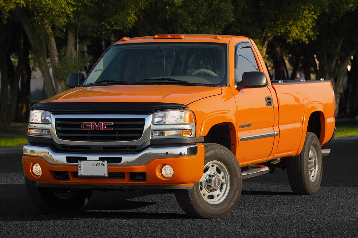 2005 GMC Sierra 2500 HD 8100 - 129k mile