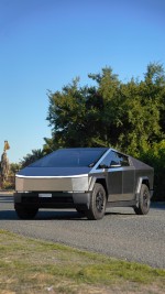 2024 Tesla Cybertruck Foundation Series - 2,669 km