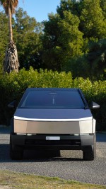 2024 Tesla Cybertruck Foundation Series - 2,669 km