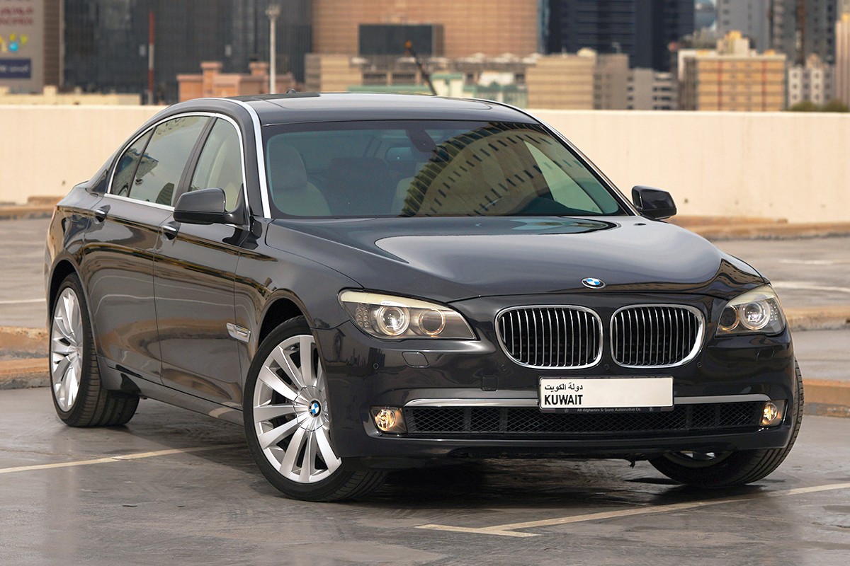 2012 BMW 740Li - 107k km