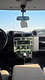 2016 Land Rover Defender 90 Heritage Edition - 26k km