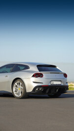 2017 Ferrari GTC4Lusso T - 21k km