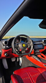 2017 Ferrari GTC4Lusso T - 21k km