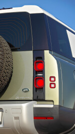 2022 Land Rover Defender 110 SE - 76k km