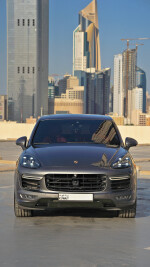 2016 Porsche Cayenne GTS - 108k km