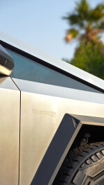 2024 Tesla Cybertruck Foundation Series - 20k km