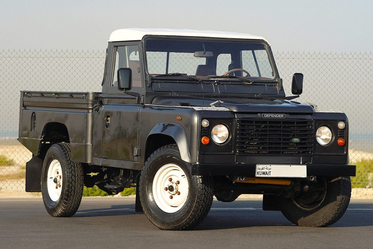 2001 Land Rover Defender 110 High Capacity Pickup - 105k km
