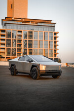 2025 Tesla Cybertruck Foundation Series - 1,100 km only