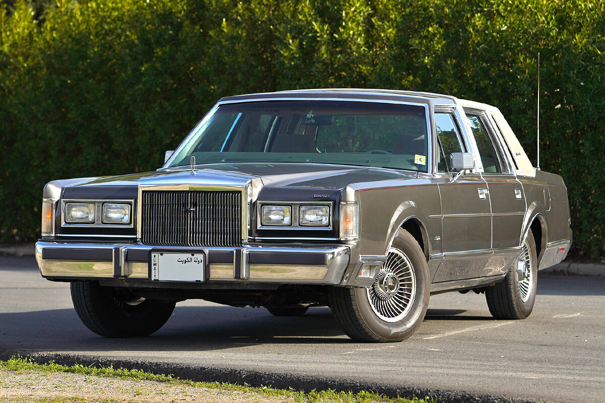 1988 Lincoln Town Car Signature Series - 86k mile