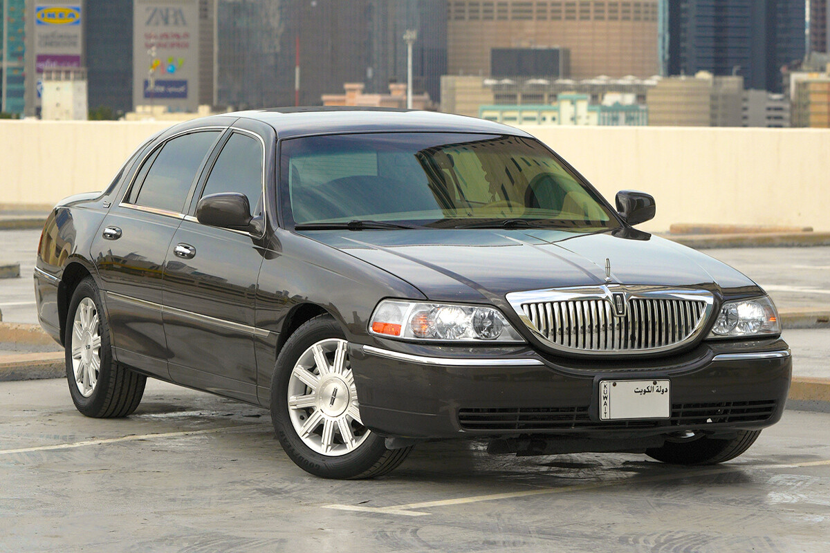 2006 Lincoln Town Car Signature Limited - 119k km