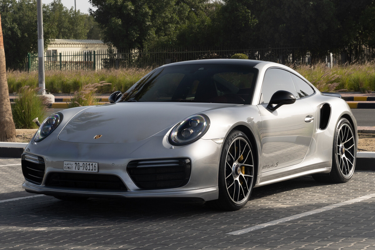 2017 Porsche 911 Turbo S Coupe - 74k km