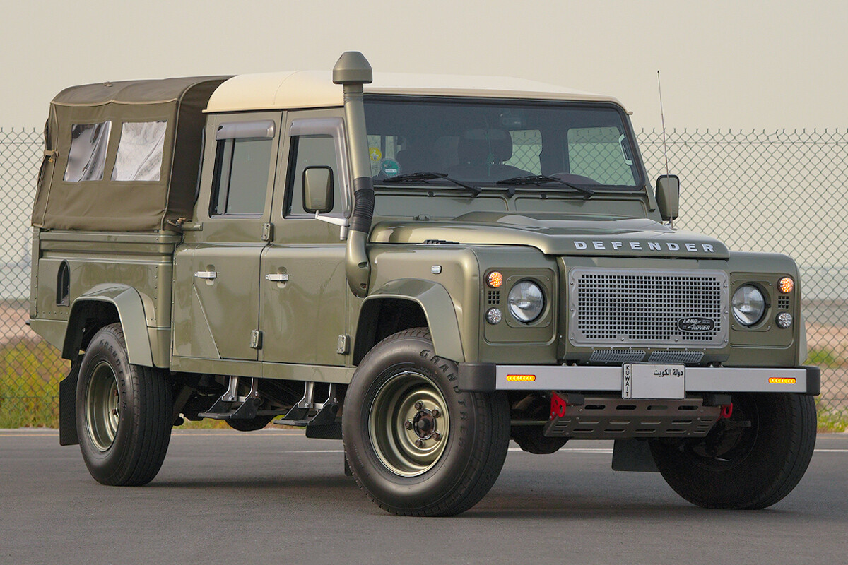 2015 Land Rover Defender 130 Pickup - 114k km