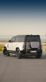 2026 Land Rover Defender 110 HSE - 8k km